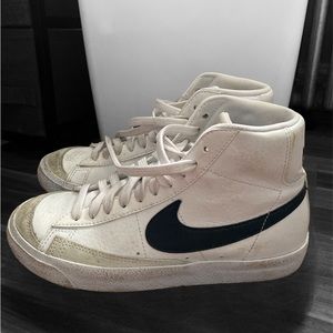 Nike Blazer Mid '77